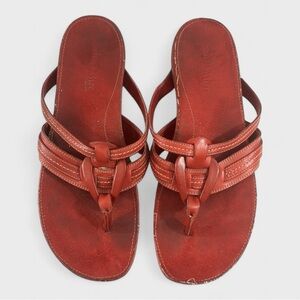 910 10/$50🏄🏻‍♀️ Aerosoles What’s What Red Leather Sandals